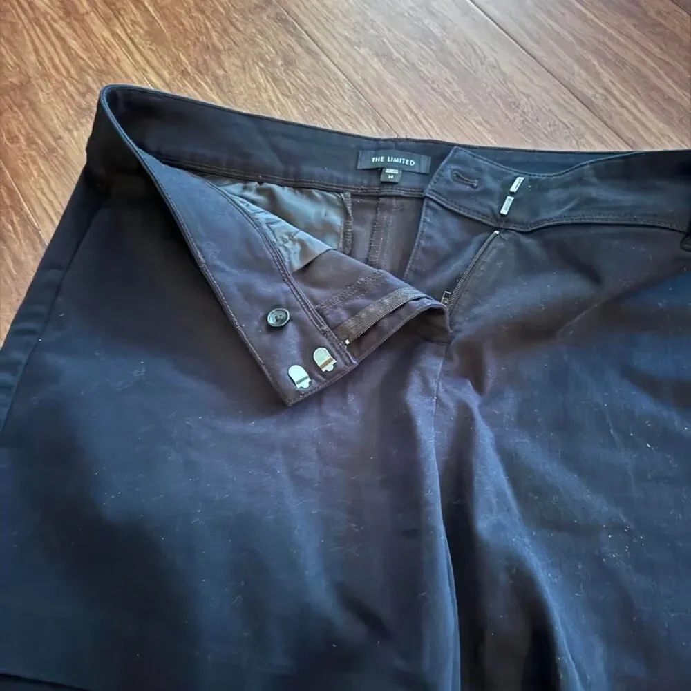 2x Set The limited Women's Black & Tan Cream Tailored Shorts